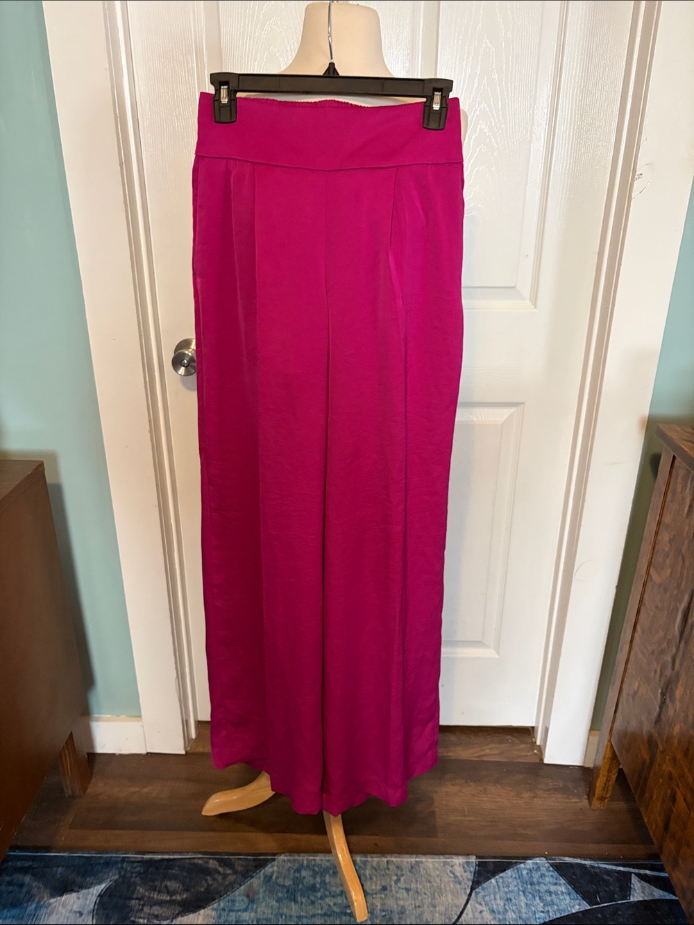 Express Wide-Leg High-Waist Pants in Fuchsia